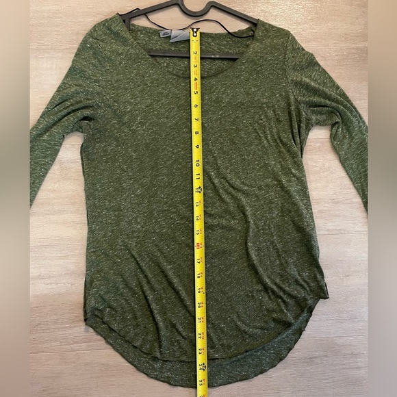 Vero Moda Heathered Green Lightweight Long Sleeve Shirt with Outer Seam, Medium - Picture 7 of 10